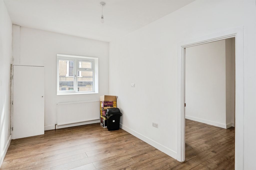Additional image 15 of 3 bed flat for saleWest Street, Gorseinon, Swansea SA4