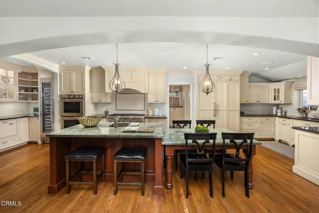 Additional image 21 of 555 Meadow Grove Street, La Canada Flintridge, CA 91011