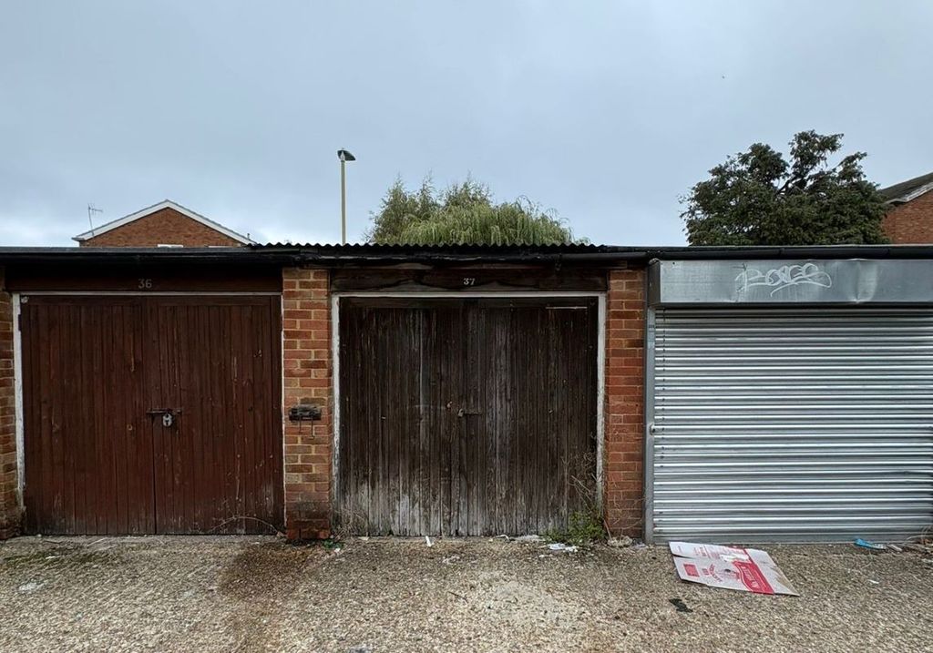 Land for saleGarage At 61 Moatfield Road, Bushey, Hertfordshire WD23