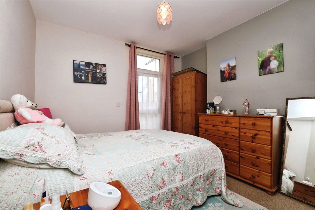 Additional image 3 of 1 bed flat for salePark Avenue, Bideford, Devon EX39