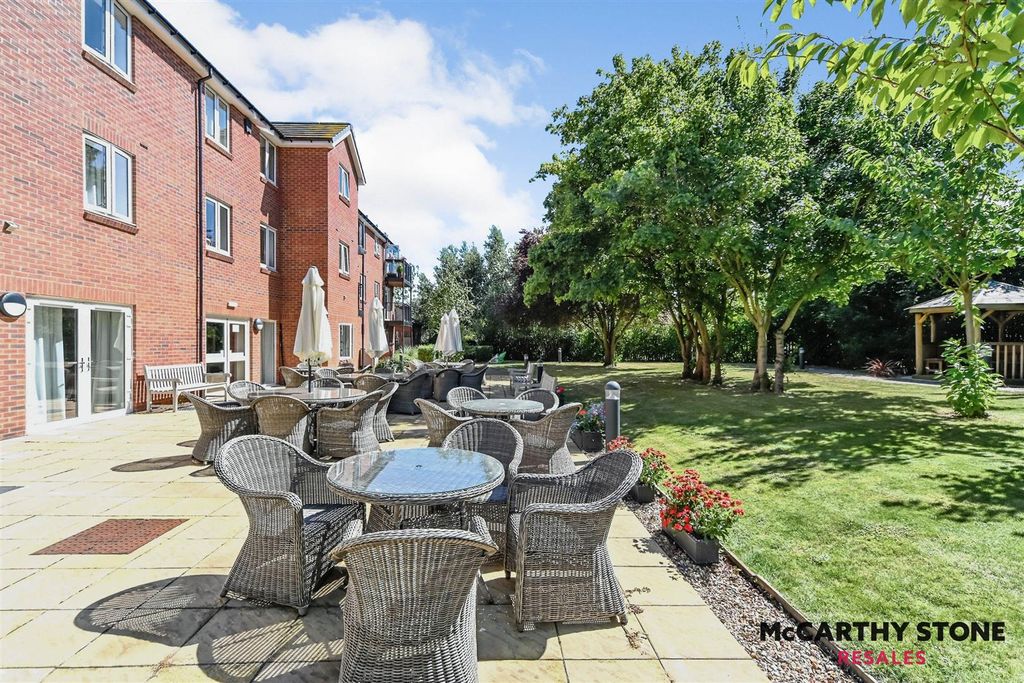 Additional image 14 of 2 bed flat for saleOakhill Place, High View, Bedford, Bedfordshire MK41