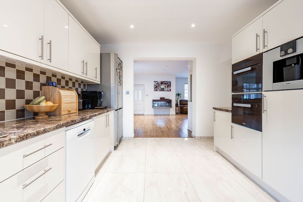 Additional image 9 of 4 bed bungalow for saleManor Road, Dagenham RM10