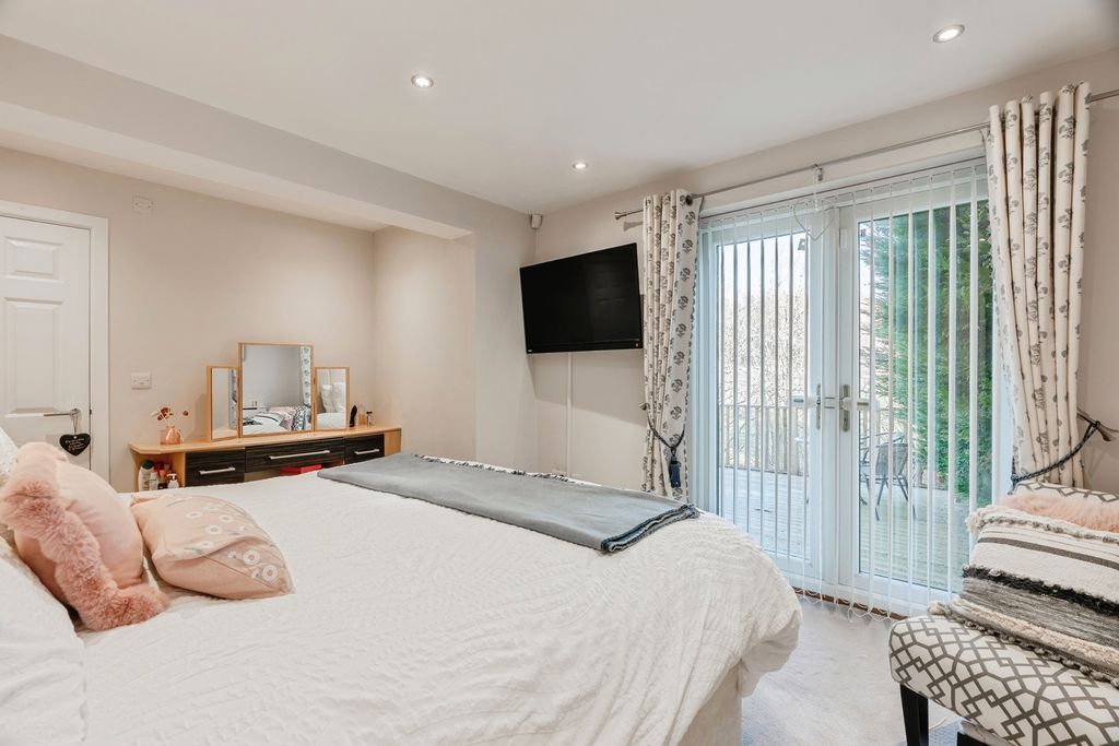 Additional image 14 of 5 bed bungalow for saleGlenborough Avenue, Bacup, Lancashire OL13