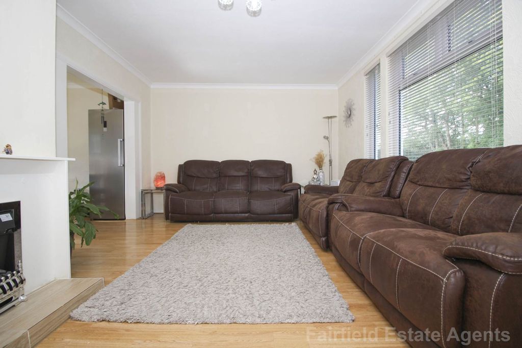 Additional image 2 of 4 bed semi-detached house for saleNorthwick Road, Watford WD19