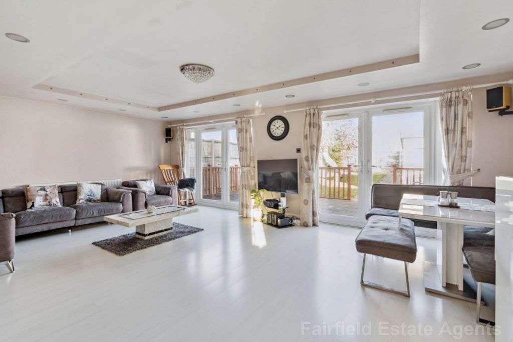 Additional image 15 of 4 bed semi-detached bungalow for saleSt. Georges Drive, Carpenders Park, Watford WD19