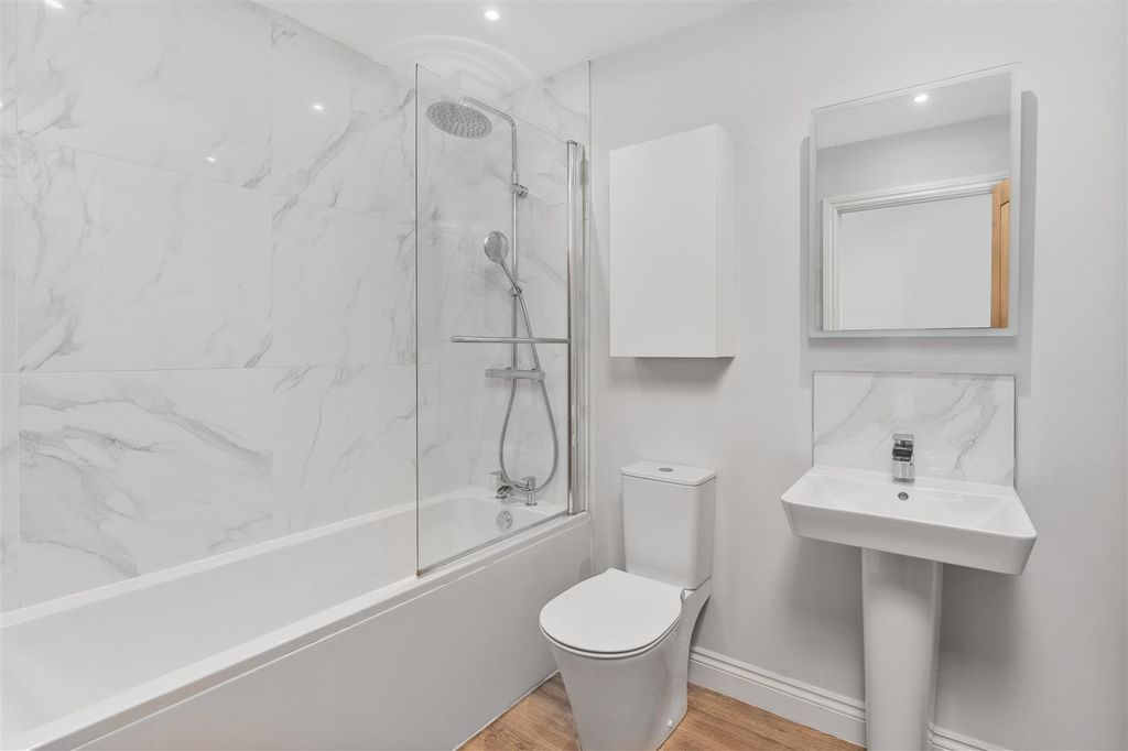 Additional image 7 of 2 bed flat for saleCrouch Street, Banbury OX16