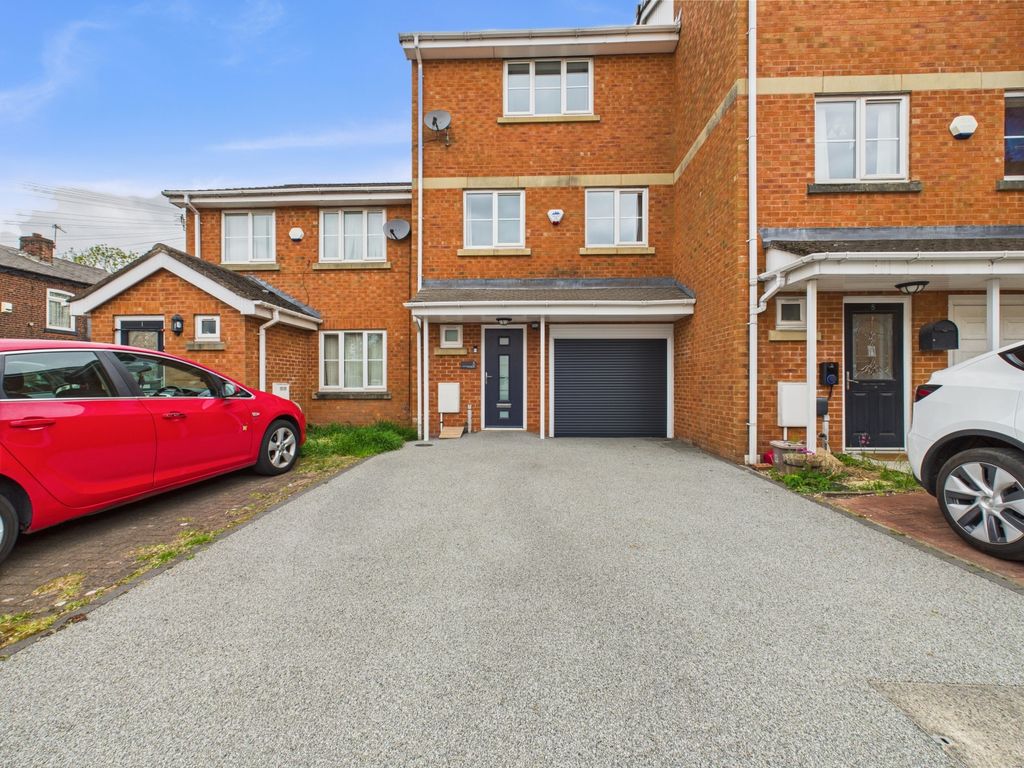 4 bed terraced house for salePark Square, Ashton-Under-Lyne OL6