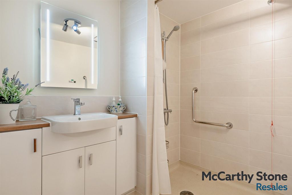 Additional image 27 of 1 bed flat for saleWayfarer Place, The Dean, Alresford SO24