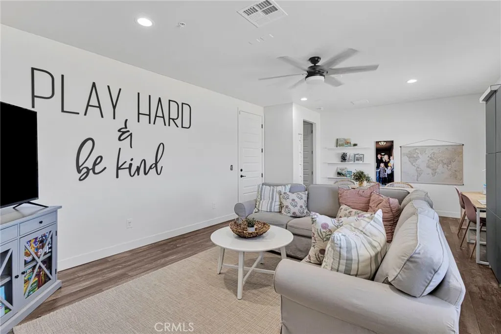 Additional image 89 of 8421 Macron St, Oak Hills, CA 92344