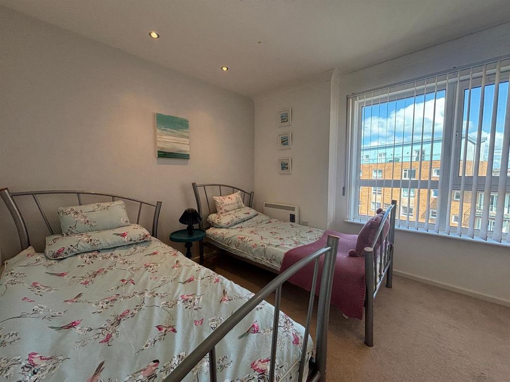 Additional image 9 of 2 bed flat for salePentre Doc Y Gogledd, Llanelli SA15