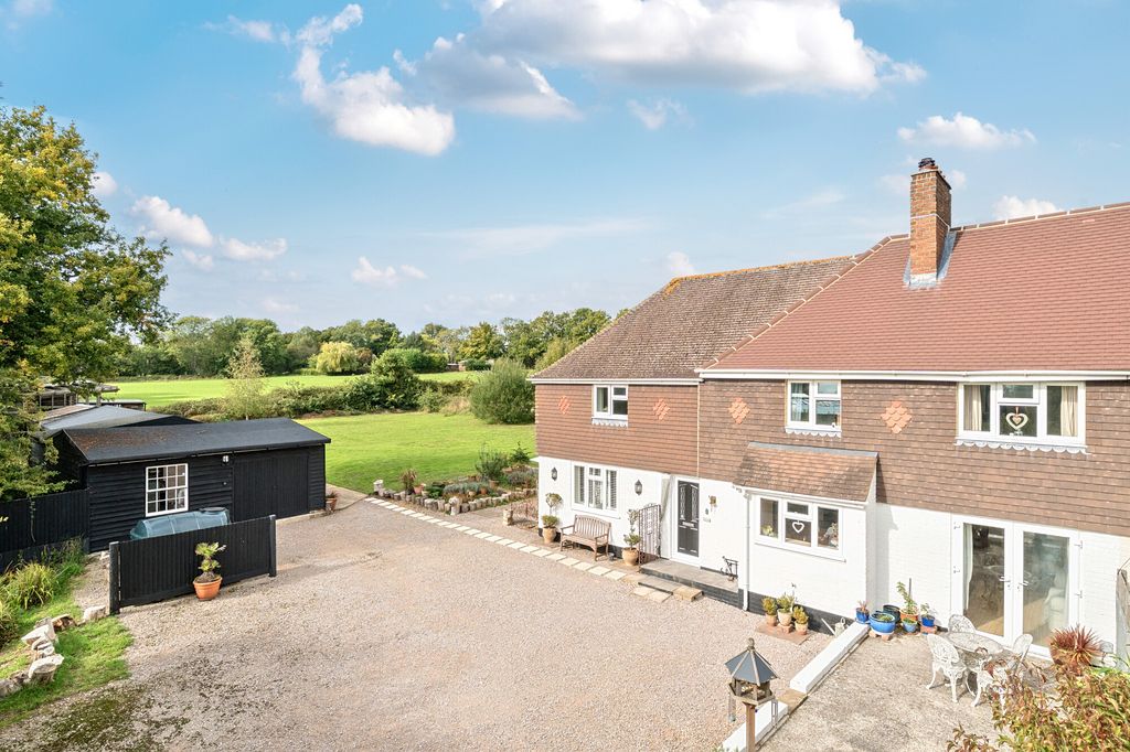 4 bed semi-detached house for salePrivate Road Off Marringdean Road, Billingshurst RH14