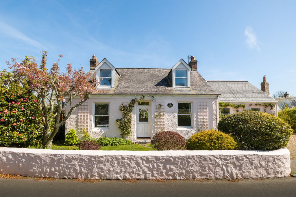 3 bed detached house for saleIcart Road, St. Martin, Guernsey GY4