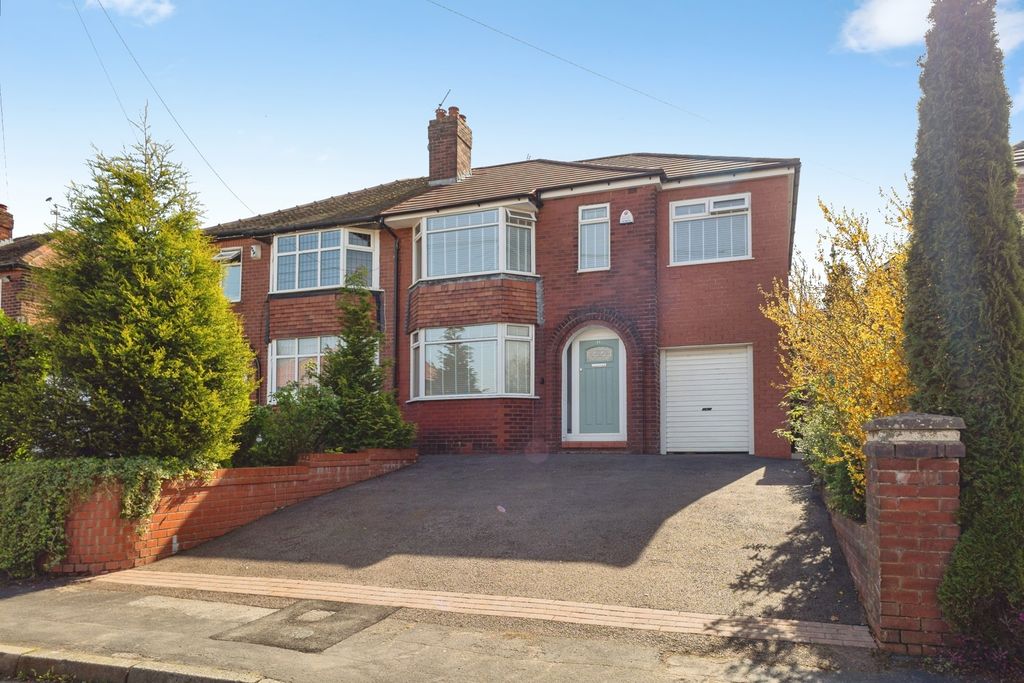 4 bed semi-detached house for saleHarmol Grove, Ashton-Under-Lyne, Greater Manchester OL7