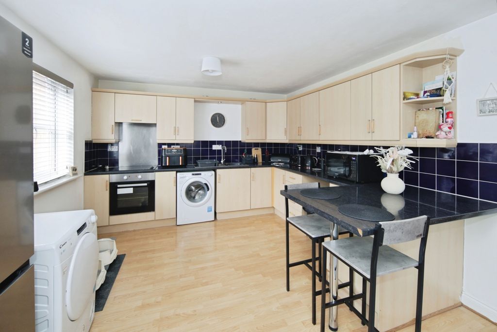 Additional image 3 of 2 bed flat for saleBlack-A-Tree Road, Nuneaton, Warwickshire CV10
