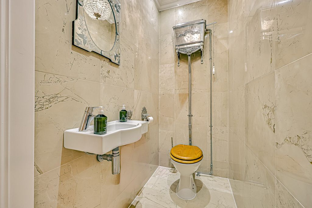 Additional image 24 of 5 bed detached house for saleVicarage Heights, Benfleet SS7