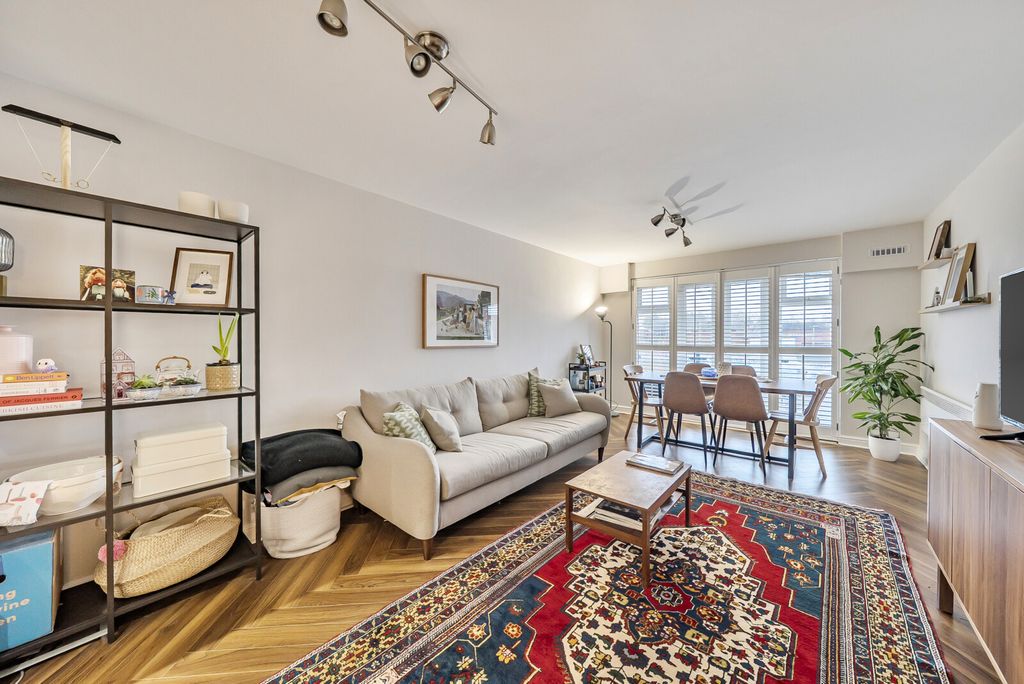 Additional image 12 of 2 bed flat for saleGoldsworth Road, Woking GU21