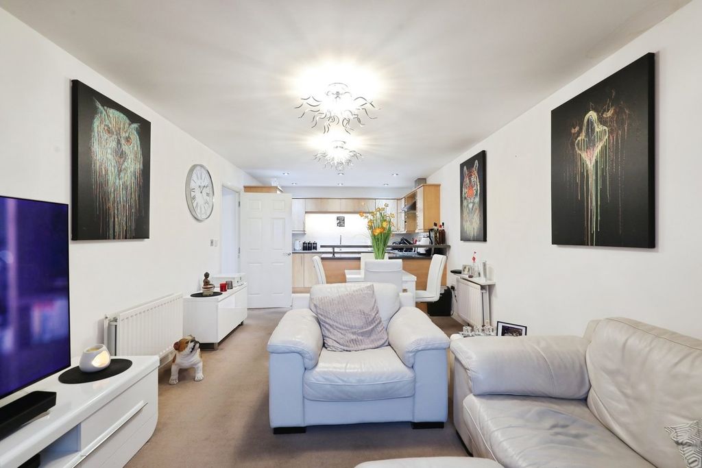 Additional image 4 of 2 bed flat for saleBritannia Road, Banbury OX16