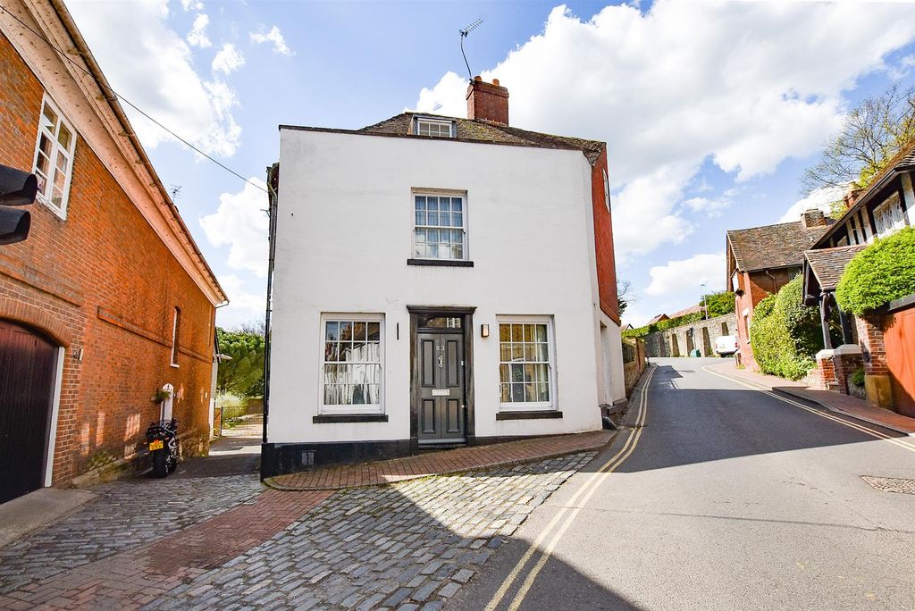 4 bed property for saleHigh Street, Aylesford ME20