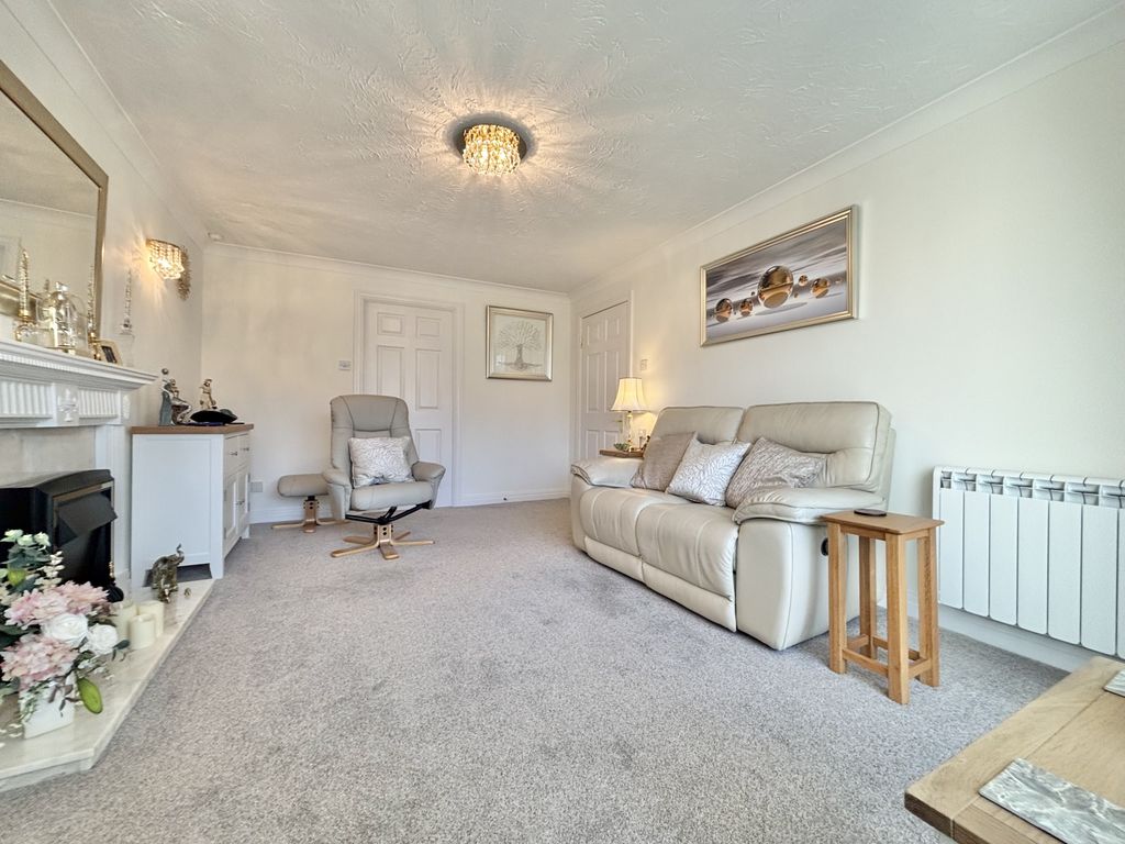Additional image 4 of 2 bed flat for saleAshton Garden Court, St Andrews Road North, Lytham St Annes FY8