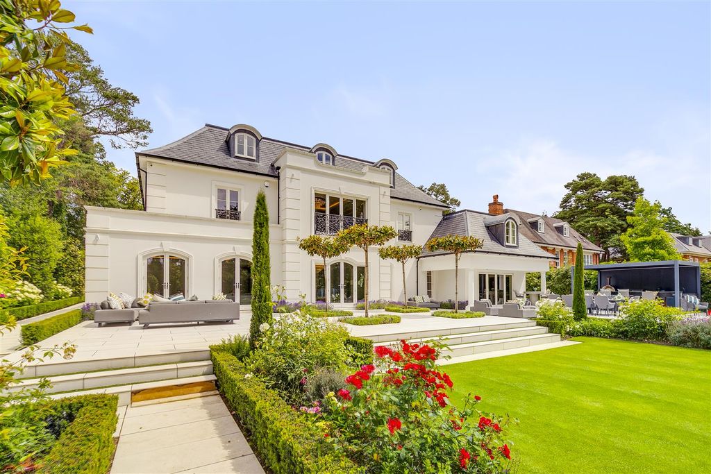 6 bed property for saleAbbots Drive, Wentworth GU25