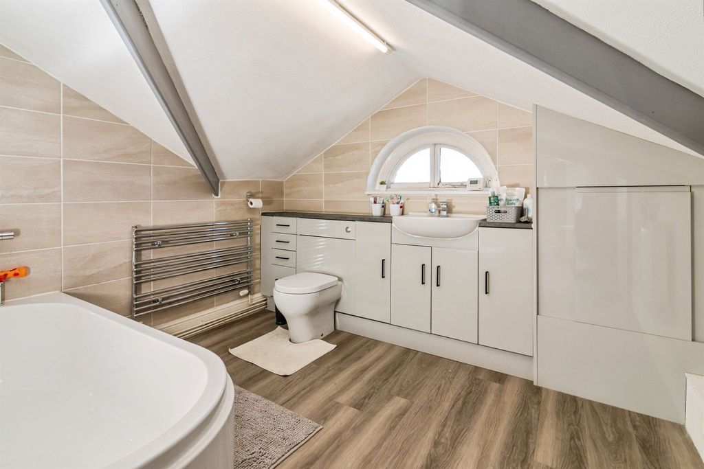 Additional image 14 of 1 bed flat for saleKirkley Cliff, Lowestoft NR33