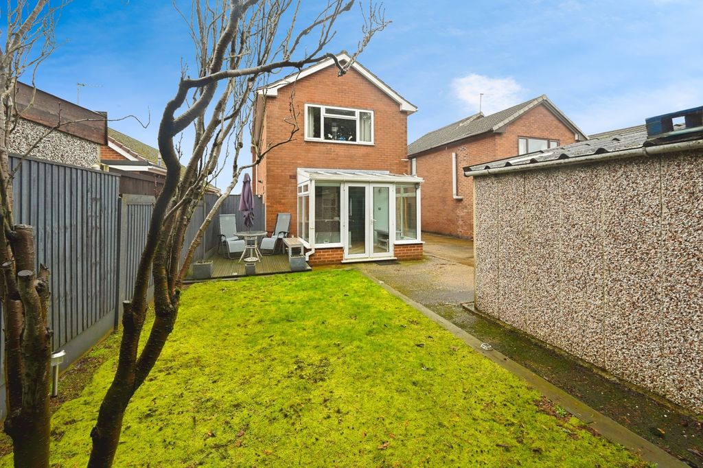 3 bed detached house for saleManning View, Ilkeston, Derbyshire DE7 photo 4