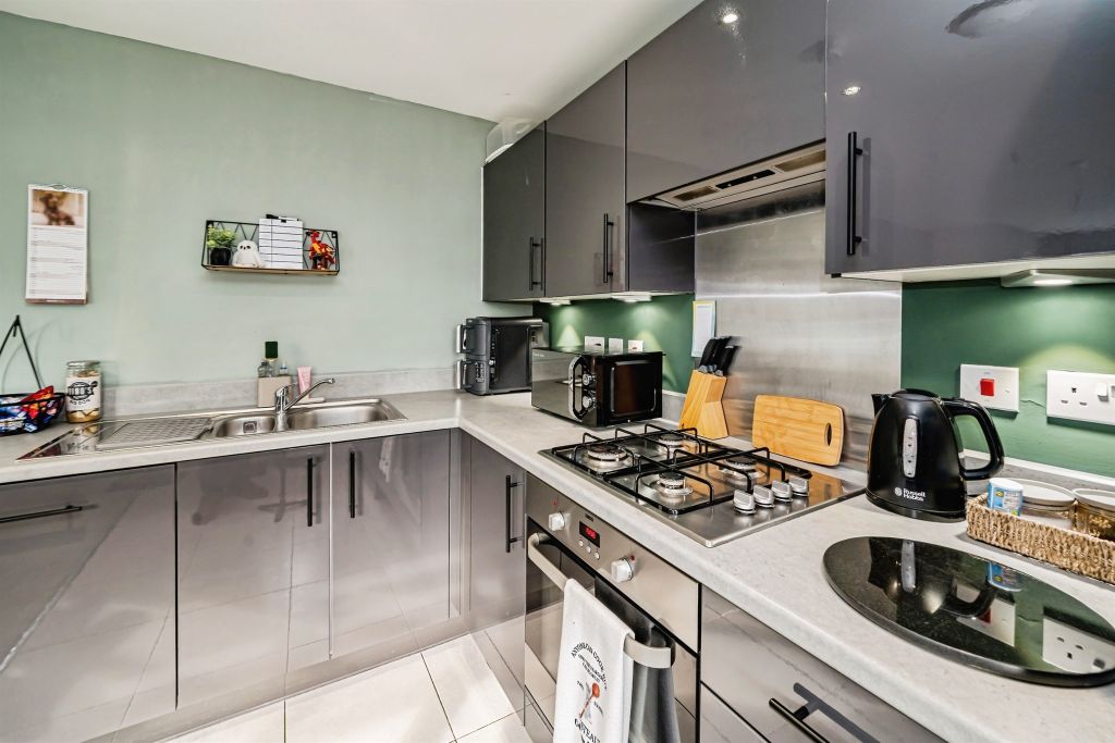 Additional image 13 of 2 bed flat for saleKempster Way, Weston Turville, Aylesbury HP22