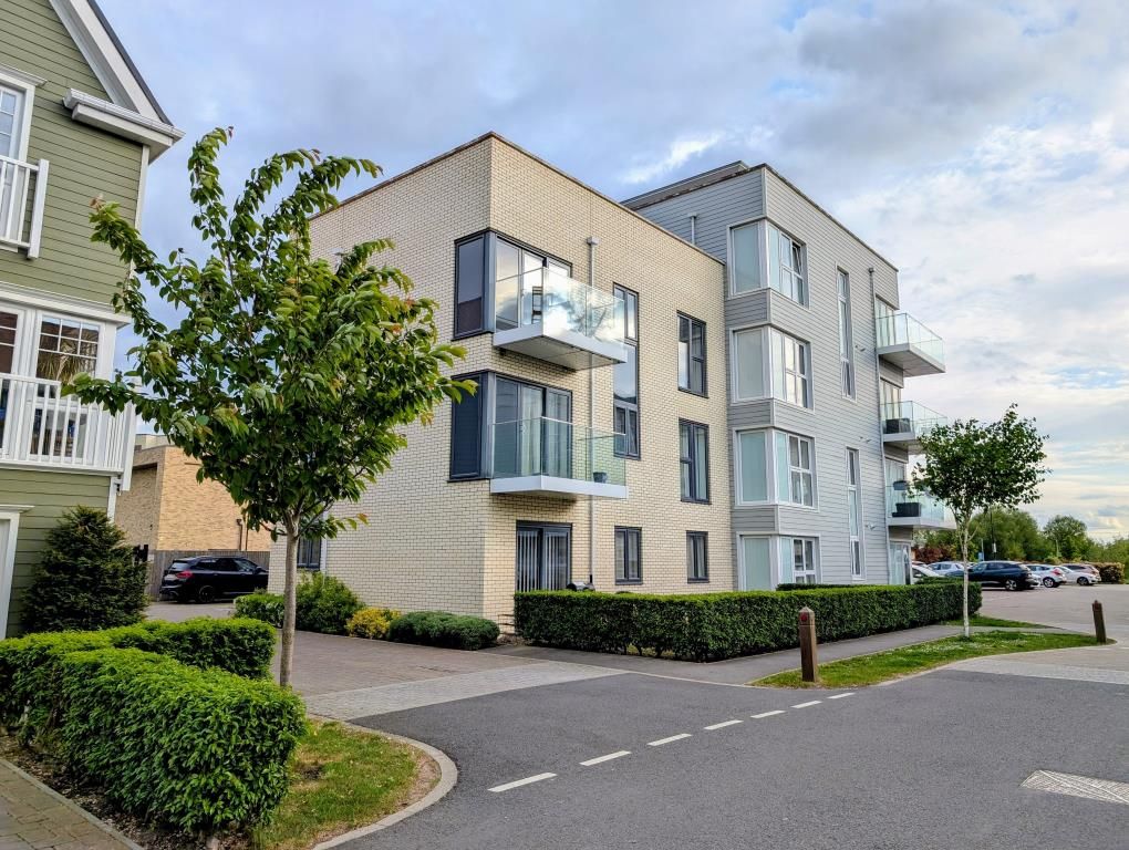 2 bed flat for saleGreen Park, Reading, Berkshire RG2