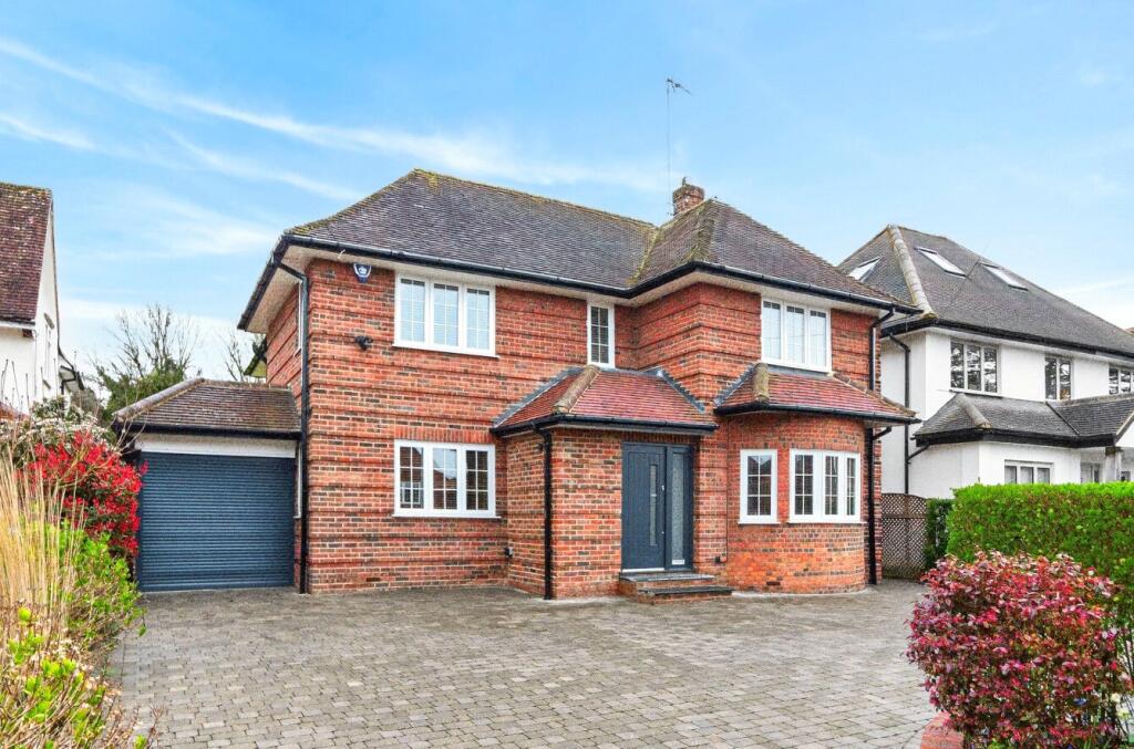 Bradmore Way, Brookmans Park, Hatfield, Hertfordshire, AL9