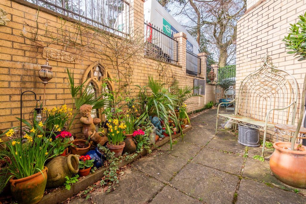 Additional image 31 of 2 bed flat for saleDorset Road, Altrincham WA14