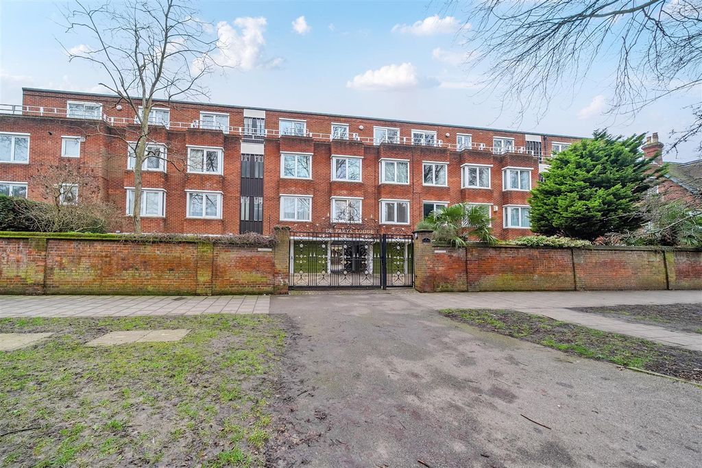 2 bed flat for saleDe Parys Avenue, Bedford MK40