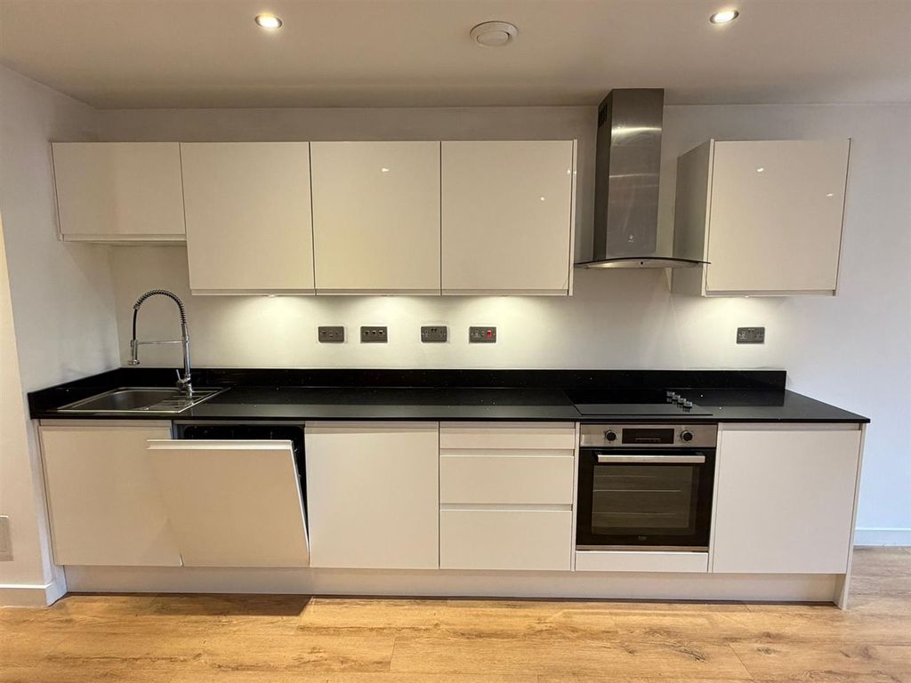 Additional image 5 of 1 bed flat for saleDeepdene House, Dorking RH5
