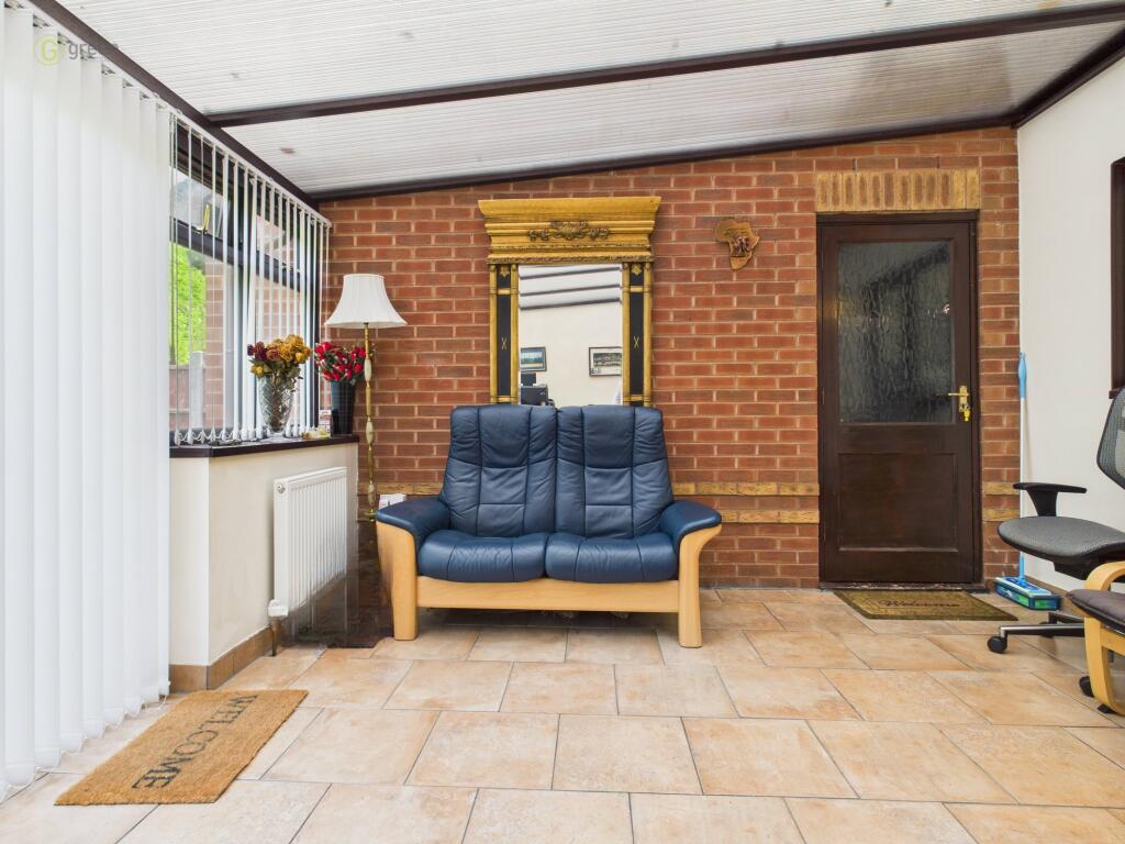 Kings Croft, Castle Bromwich, B36 photo 4