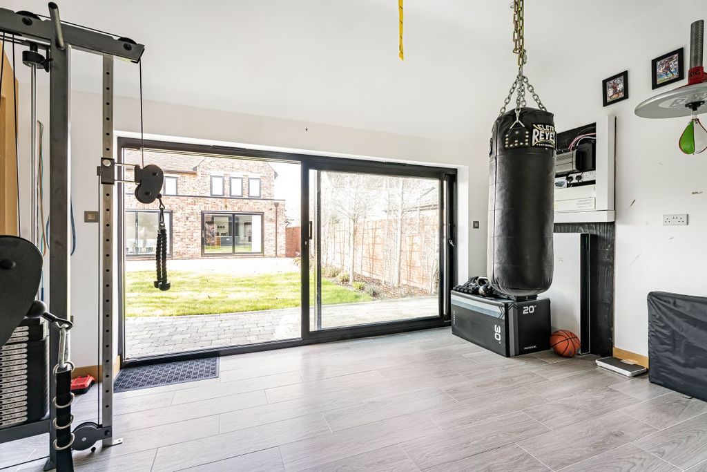 Additional image 37 of 5 bed detached house for sale137 Kimbolton Road, Bedford, Bedfordshire MK41
