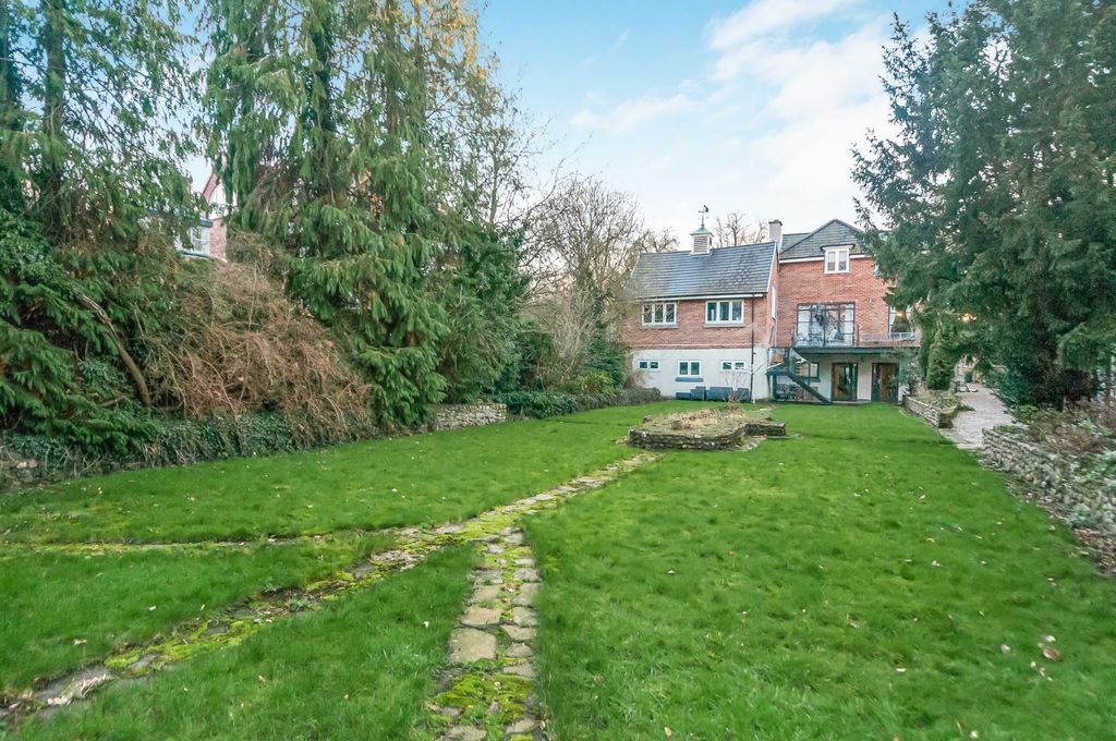 Additional image 19 of 4 bed detached house for saleThe Rockeries, 16 New Walk, Beverley HU17