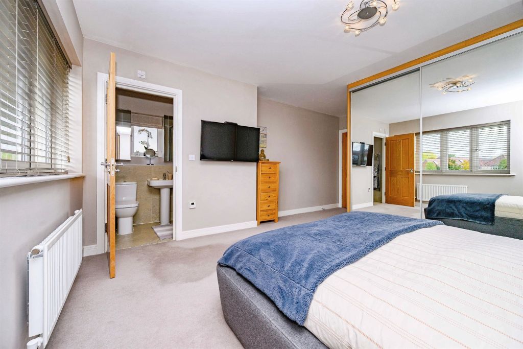 Additional image 11 of 4 bed semi-detached house for saleSouth Way, Abbots Langley WD5