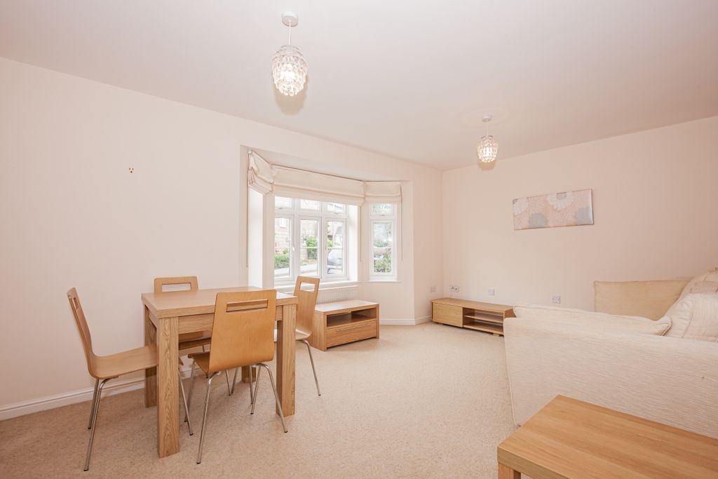 Additional image 3 of 2 bed flat for saleWinter Gardens Way, Banbury OX16