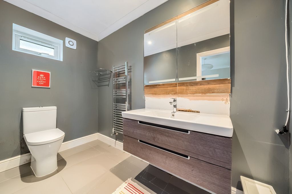 Additional image 5 of 5 bed detached bungalow for saleOrchard End Avenue, Amersham HP7