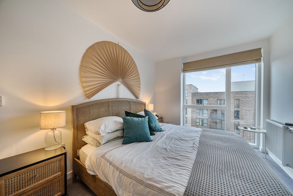 Additional image 2 of 2 bed flat for saleRegal Walk, Bexleyheath DA6