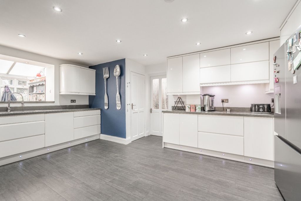 Additional image 12 of 5 bed detached house for saleGravel Hill Close, Bexleyheath, Kent DA6