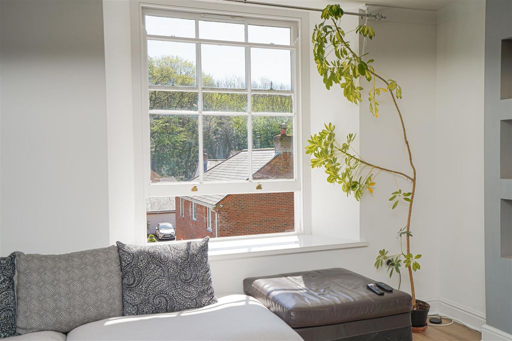 Additional image 5 of 2 bed flat for saleFord House, Rowe Close, Bideford EX39