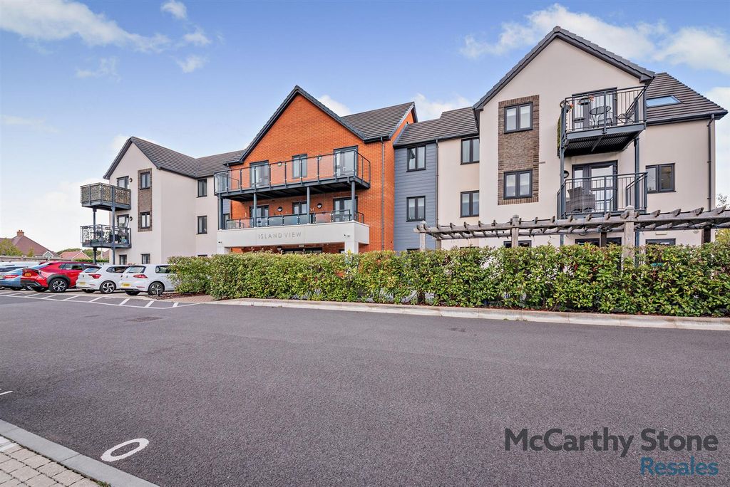 2 bed flat for saleIsland View, Shortwood Copse Lane, Basingstoke RG23