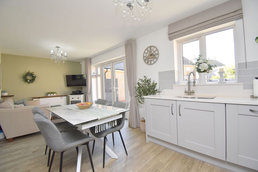 Additional image 6 of 4 bed detached house for saleCollings Crescent, Biggleswade SG18