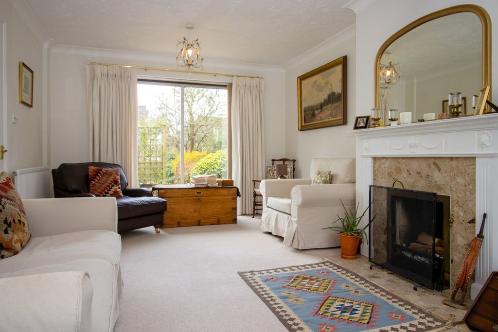 Additional image 2 of 4 bed detached house for saleOrchard Close, Alresford SO24