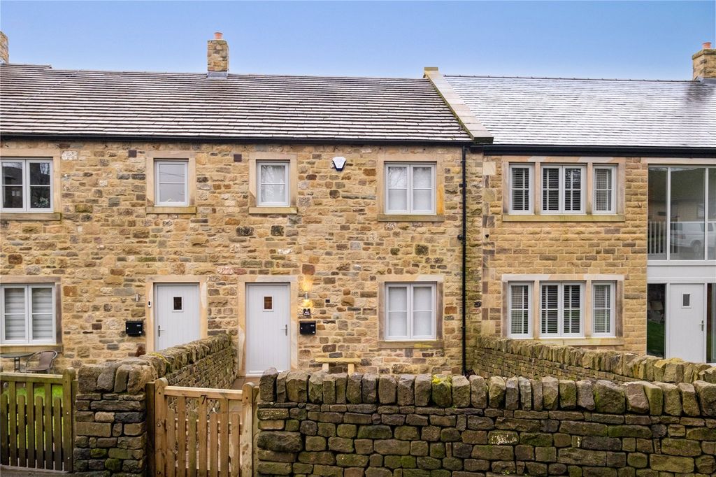 3 bed terraced house for saleBen Lane, Barnoldswick, Lancashire BB18