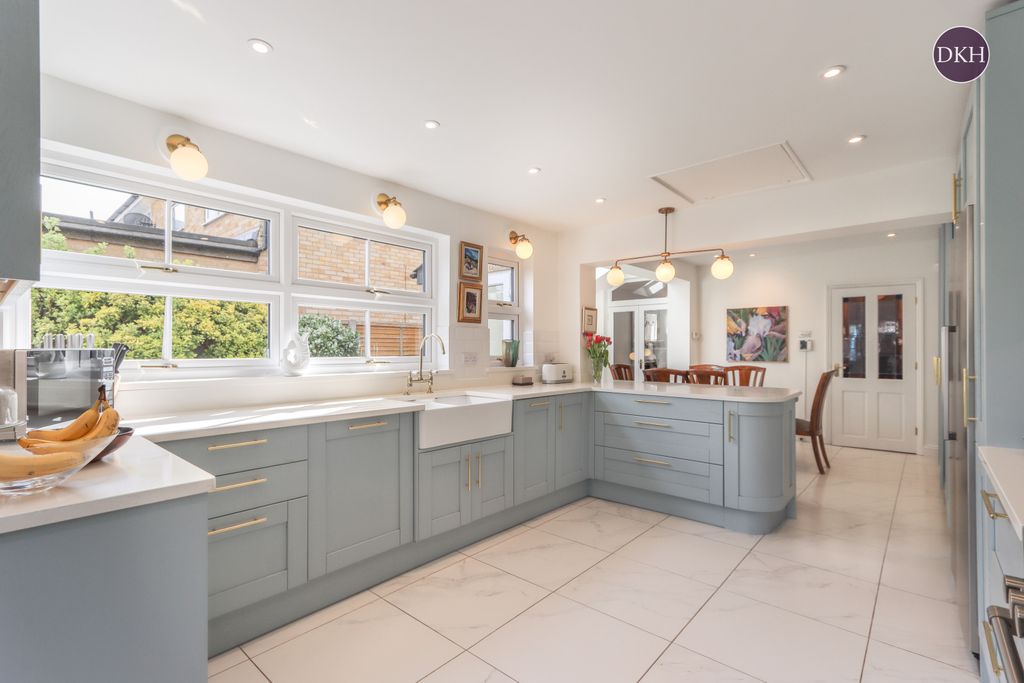 Additional image 6 of 3 bed detached house for saleAdrian Road, Abbots Langley, Hertfordshire WD5