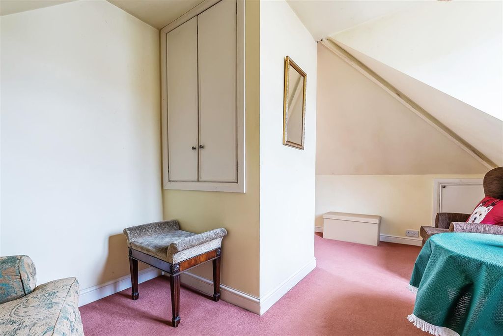 Additional image 14 of 3 bed chalet for saleWest Farm Close, Ashtead KT21