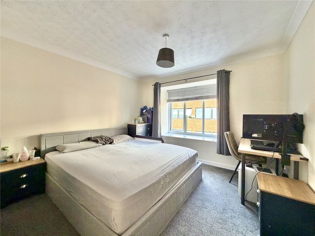 Additional image 5 of 2 bed flat for saleBirchett Road, Aldershot, Hampshire GU11