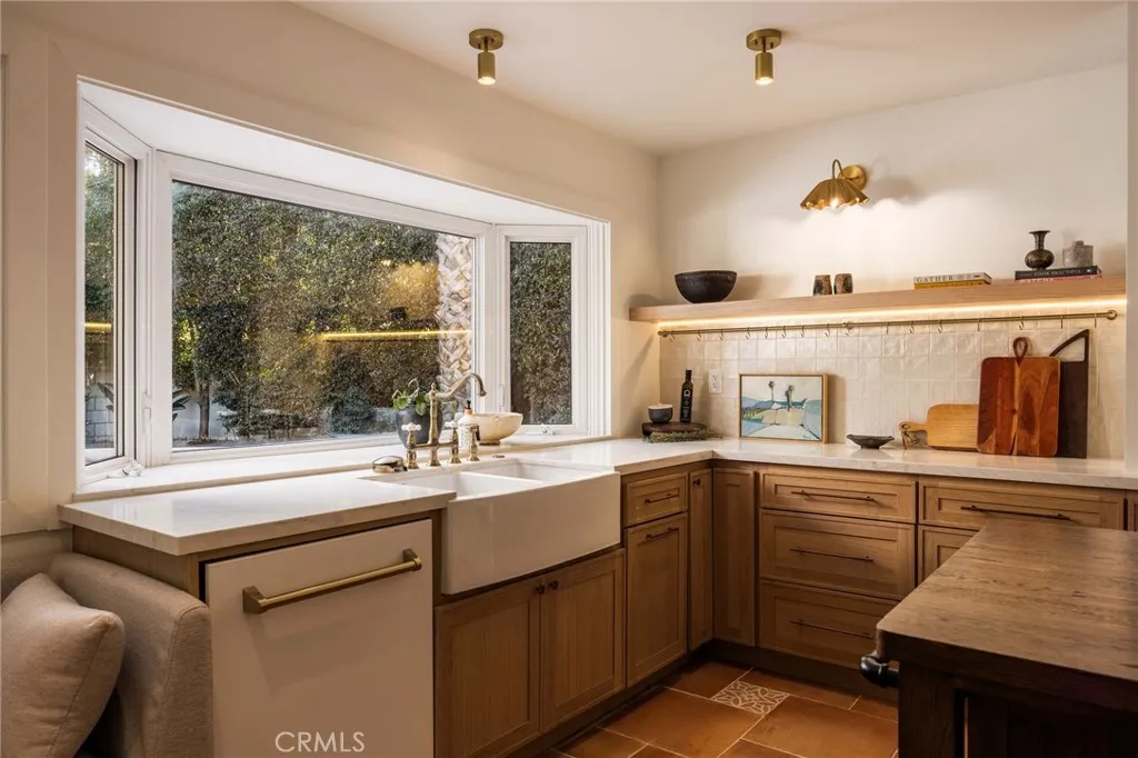 Additional image 55 of 1096 Tulare Dr, Costa Mesa, CA 92626