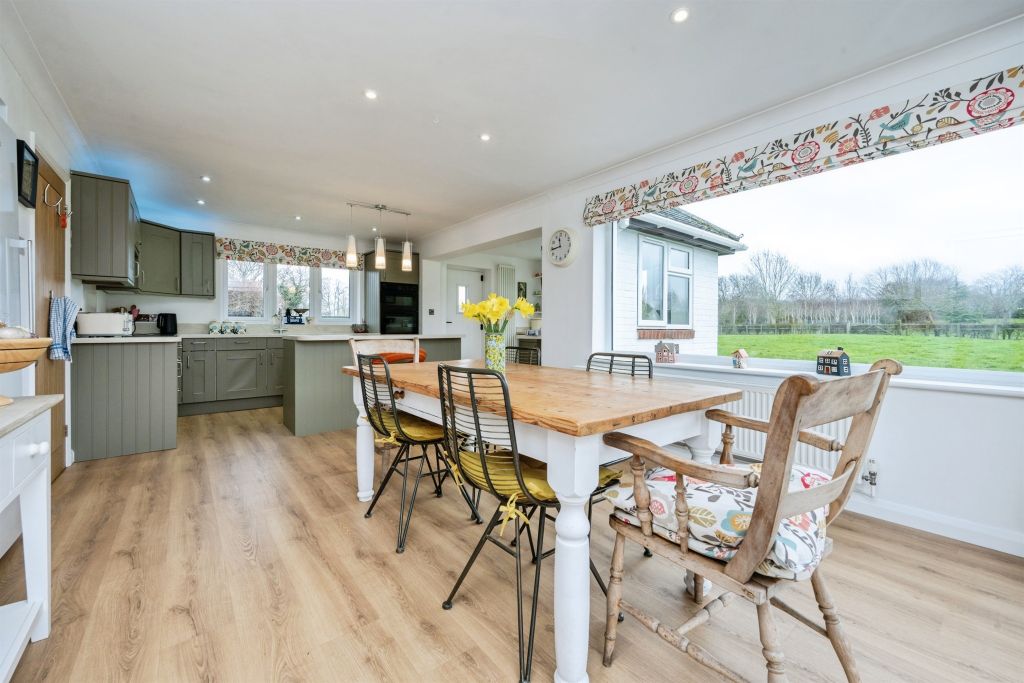Additional image 6 of 4 bed detached house for saleBrook End, Weston Turville, Aylesbury HP22